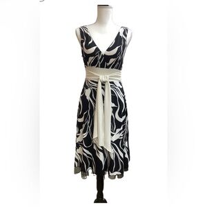 Speechless Monochrome Dress with tie